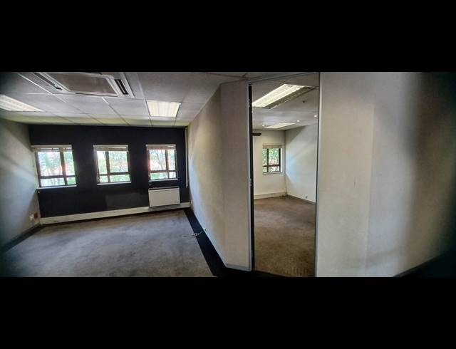 639M² OFFICE TO LET IN HYDE PARK